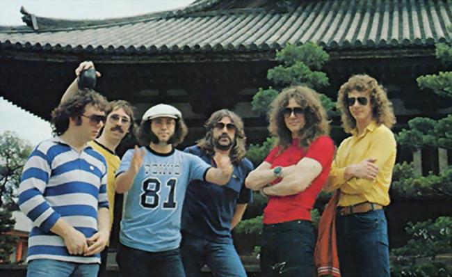 1982- Bernie Marsden,Micky Moody, Ian Paice, Jon Lord, David Coverdale, Neil Murray..